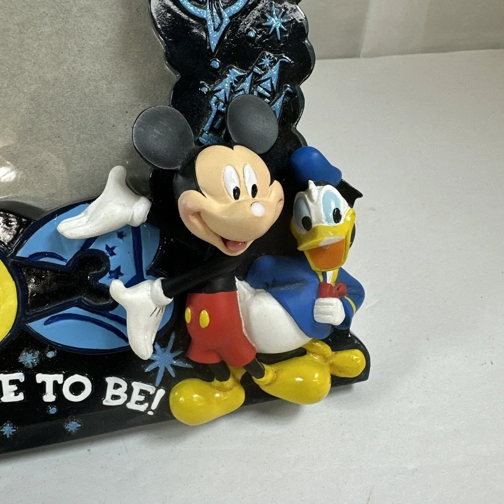 Walt Disney World 3D 2003 Magical Place to Be Picture Frame Vintage 10x7